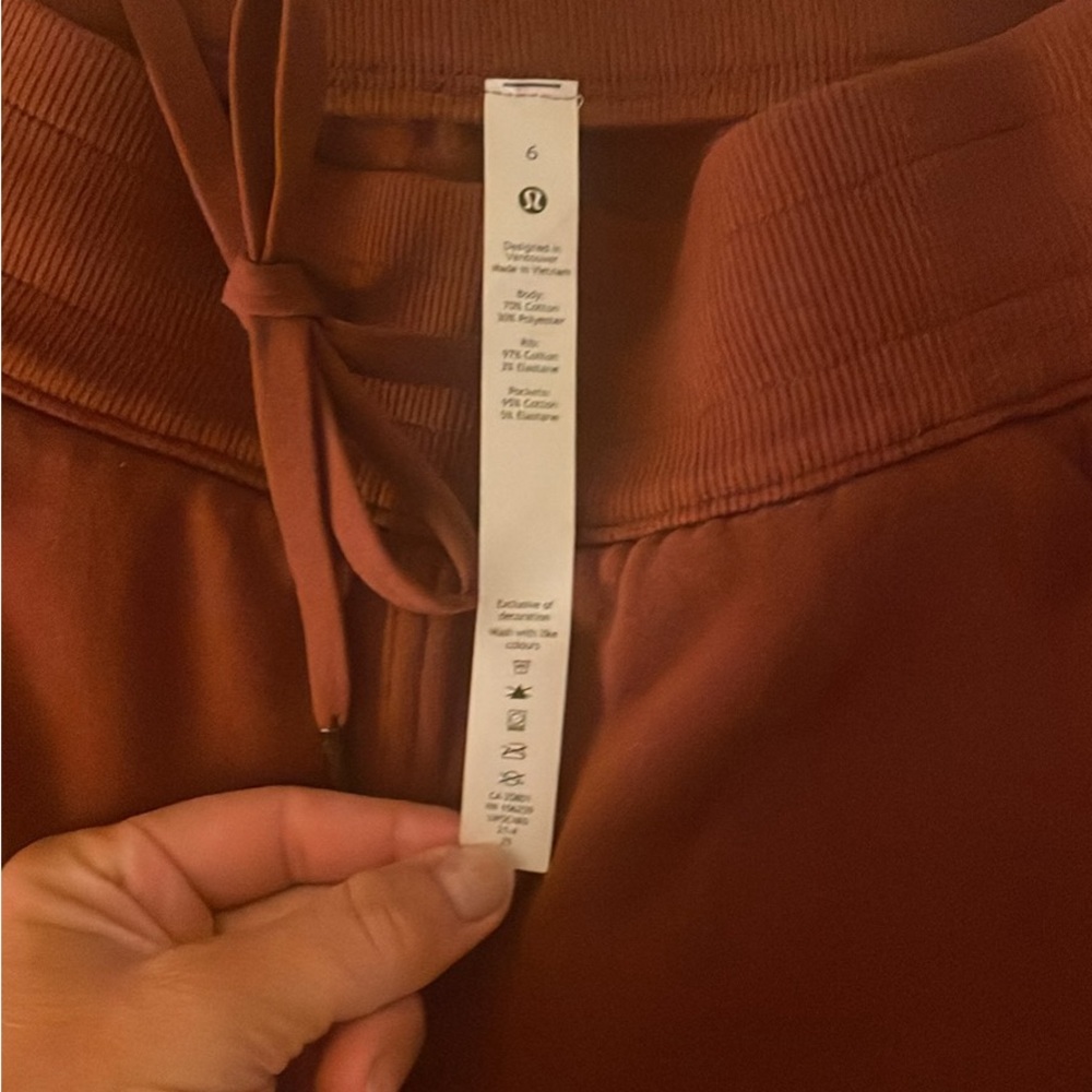 Lululemon scuba high rise joggers size 6